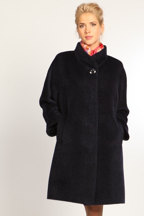 Элегантное пальто из альпаки чернильного цвета О-697 - средней длины, цвет синий,слоновая кость