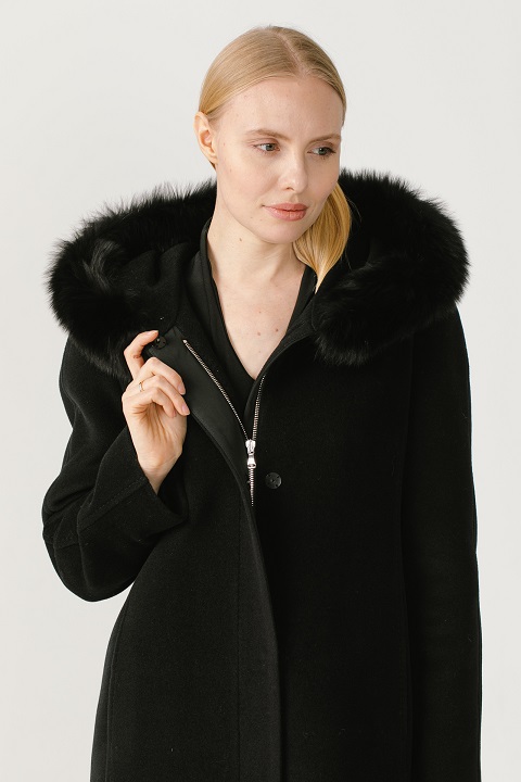 Утеплённое пальто с капюшоном О-998 - средней длины, цвет черный